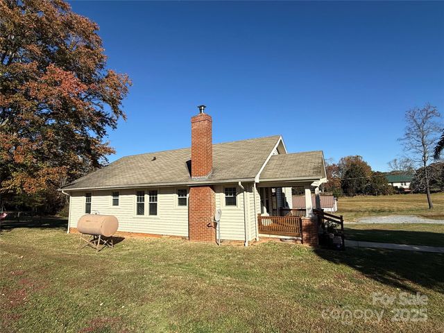 2550 Lail Road, Glen Alpine, NC 28655