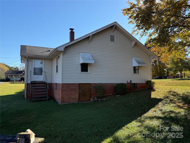 2550 Lail Road, Glen Alpine, NC 28655