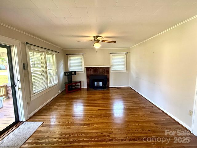 2550 Lail Road, Glen Alpine, NC 28655