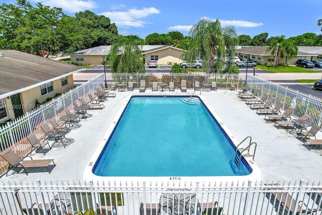 6951 SW 7th St, Margate, FL 33068