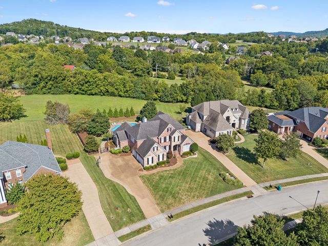 1790 Northumberland Dr, Brentwood, TN 37027