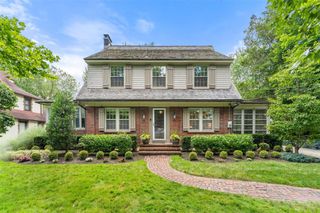 7 Murchison Place, White Plains, NY 10605