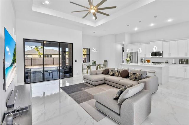 118 NW 2nd AVE, Cape Coral, FL 33993