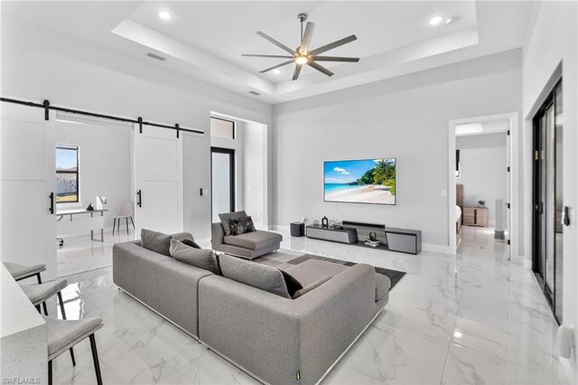 118 NW 2nd AVE, Cape Coral, FL 33993