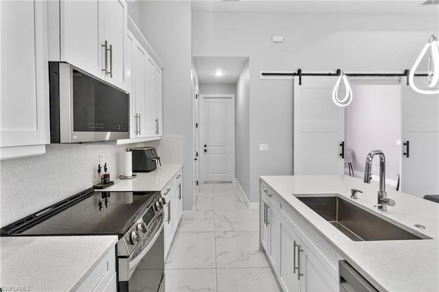 118 NW 2nd AVE, Cape Coral, FL 33993