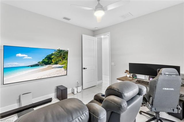 118 NW 2nd AVE, Cape Coral, FL 33993