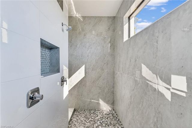 118 NW 2nd AVE, Cape Coral, FL 33993