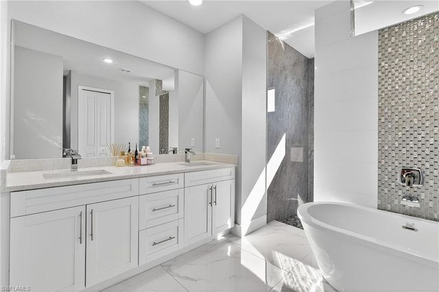 118 NW 2nd AVE, Cape Coral, FL 33993