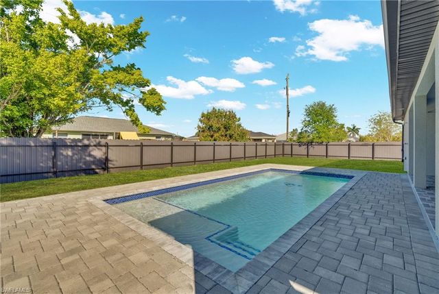 118 NW 2nd AVE, Cape Coral, FL 33993