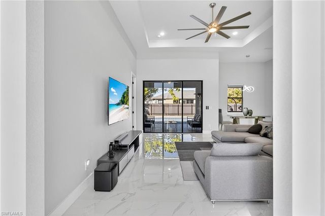 118 NW 2nd AVE, Cape Coral, FL 33993