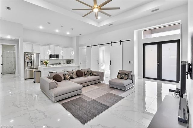 118 NW 2nd AVE, Cape Coral, FL 33993