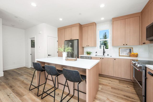 3005 U St, Sacramento, CA 95817