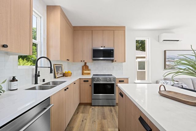 3005 U St, Sacramento, CA 95817