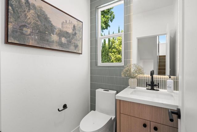 3005 U St, Sacramento, CA 95817