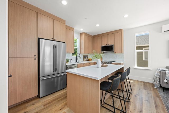 3005 U St, Sacramento, CA 95817