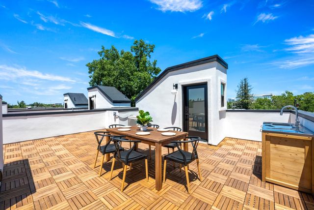 3005 U St, Sacramento, CA 95817