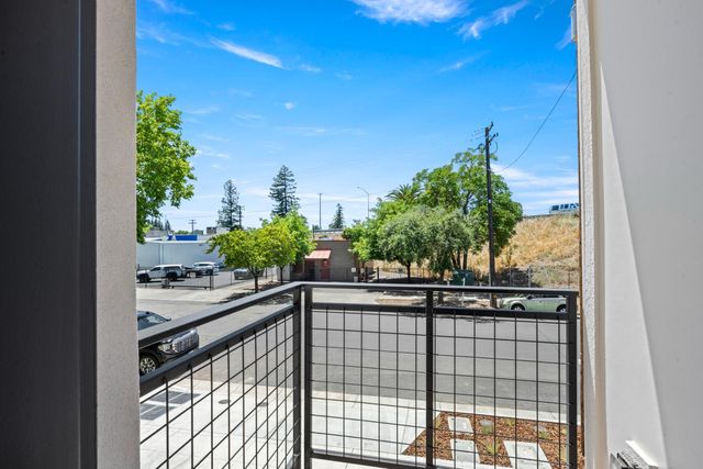 3005 U St, Sacramento, CA 95817