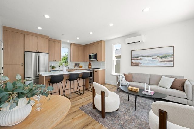 3005 U St, Sacramento, CA 95817