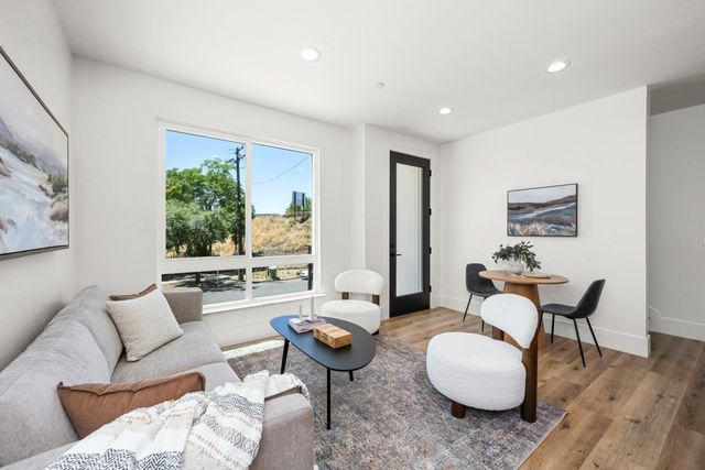 3005 U St, Sacramento, CA 95817