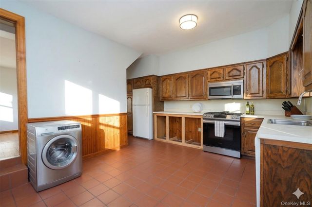 2071 E 35th Street, Brooklyn, NY 11234