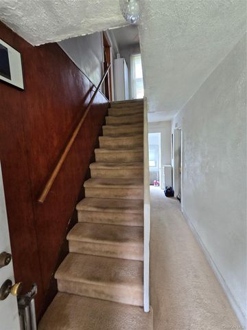 89 5th Avenue, Newburgh, NY 12550