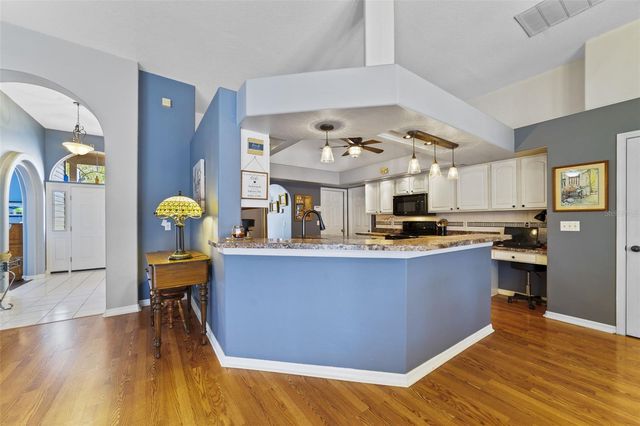 124 COUNTRY LAKES CIRCLE, Groveland, FL 34736