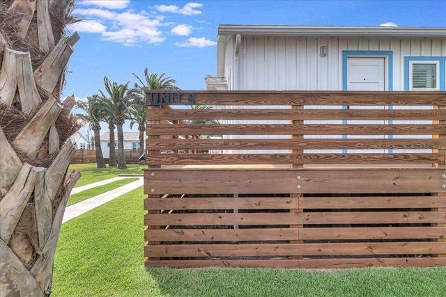 340 N Alister St 9, Port Aransas, TX 78373