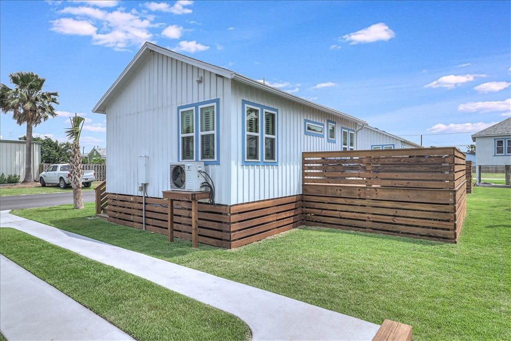 340 N Alister St 9, Port Aransas, TX 78373