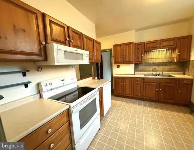 937 FACTORY STREET, Carlisle, PA 17015