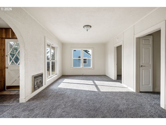 2669 EDISON St, Eugene, OR 97402