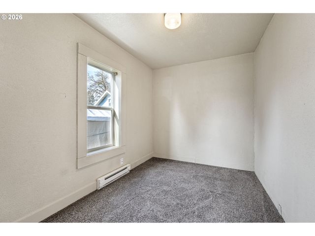 2669 EDISON St, Eugene, OR 97402