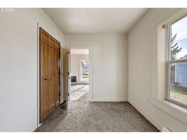 2669 EDISON St, Eugene, OR 97402