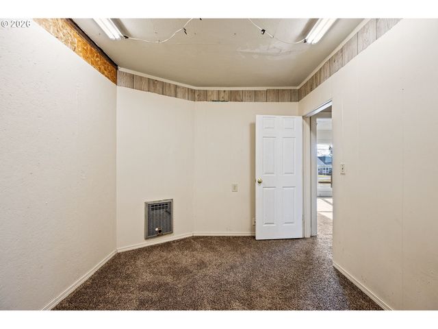 2669 EDISON St, Eugene, OR 97402