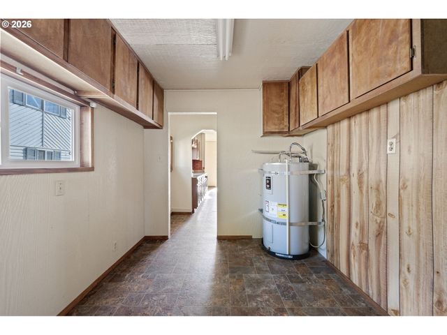 2669 EDISON St, Eugene, OR 97402