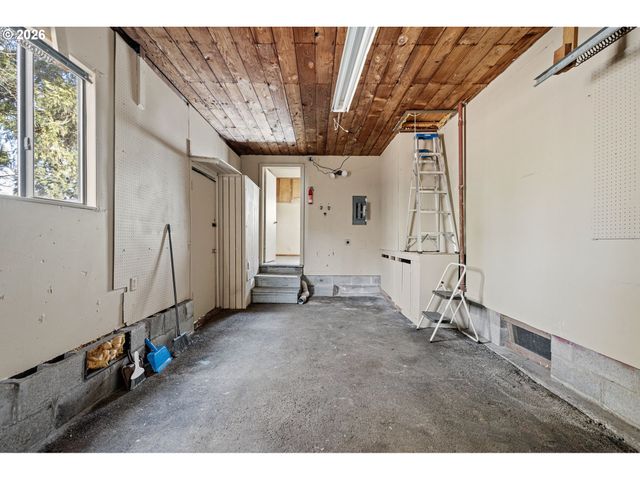 2669 EDISON St, Eugene, OR 97402