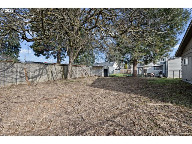 2669 EDISON St, Eugene, OR 97402