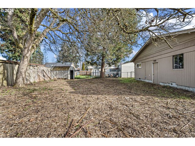 2669 EDISON St, Eugene, OR 97402