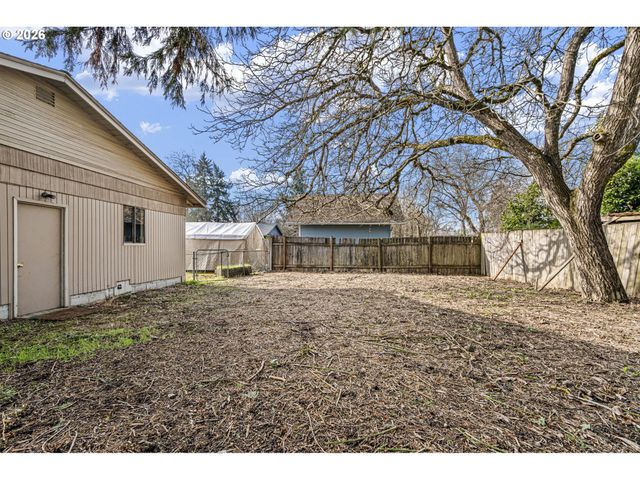 2669 EDISON St, Eugene, OR 97402