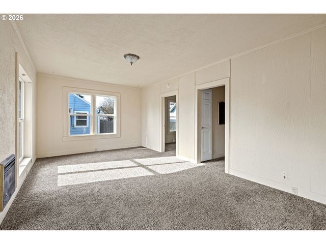 2669 EDISON St, Eugene, OR 97402