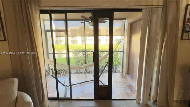 410 Lakeview Dr 103, Weston, FL 33326