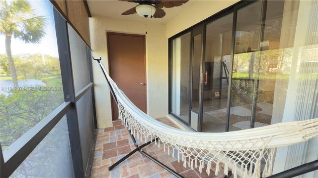 410 Lakeview Dr 103, Weston, FL 33326
