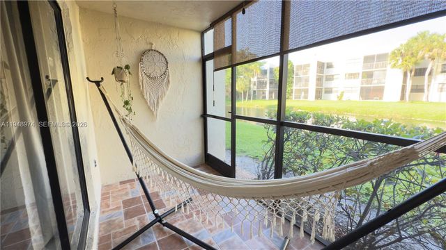 410 Lakeview Dr 103, Weston, FL 33326