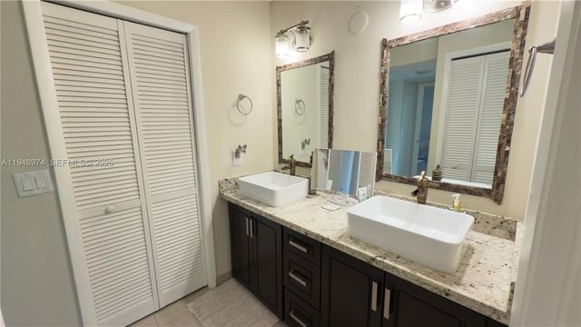 410 Lakeview Dr 103, Weston, FL 33326