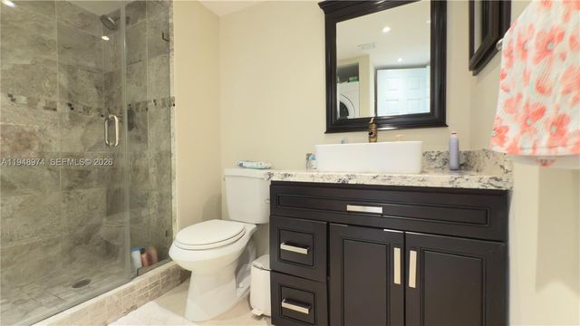 410 Lakeview Dr 103, Weston, FL 33326