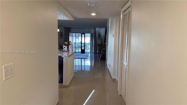 410 Lakeview Dr 103, Weston, FL 33326