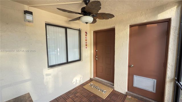 410 Lakeview Dr 103, Weston, FL 33326