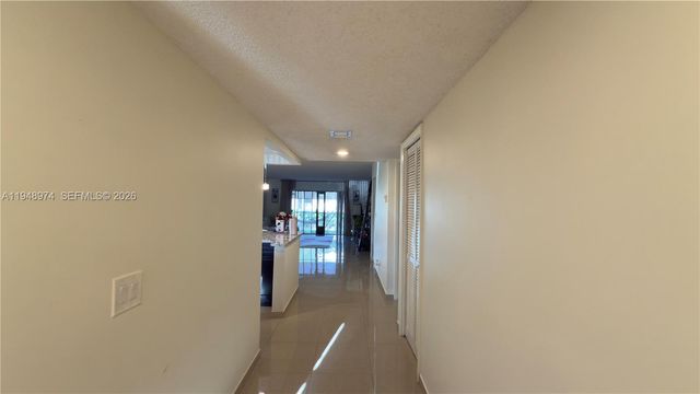 410 Lakeview Dr 103, Weston, FL 33326