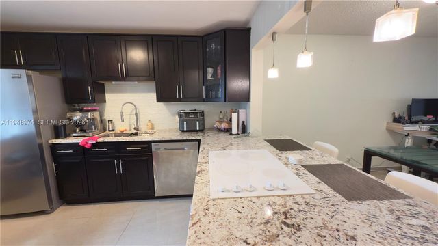 410 Lakeview Dr 103, Weston, FL 33326
