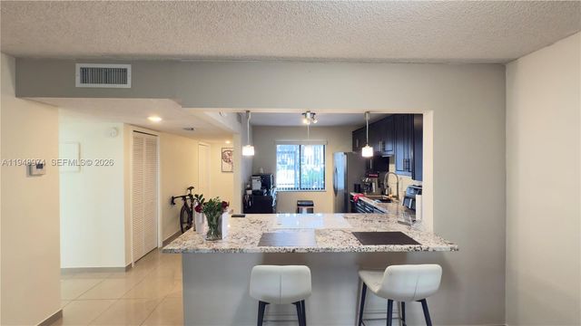 410 Lakeview Dr 103, Weston, FL 33326