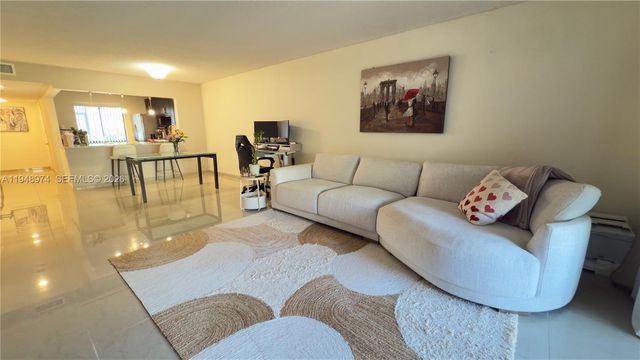 410 Lakeview Dr 103, Weston, FL 33326